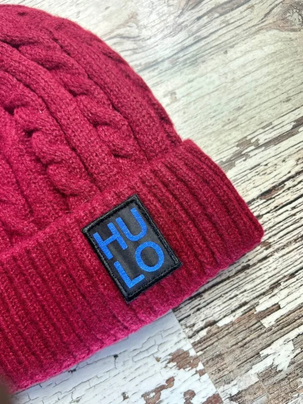 Bonnet couleur bordeaux